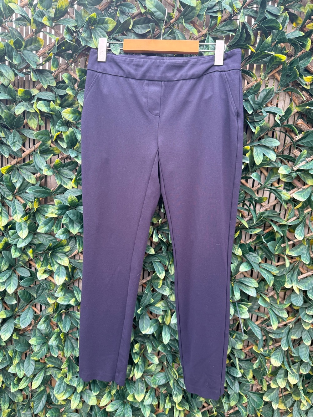💫4/$25 • Dalia Navy Elastic Waist Pull On Skinny Pants